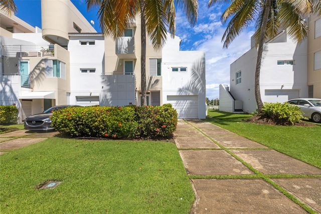 87 VILLAS DE GOLF ESTE, Dorado, PR 00646