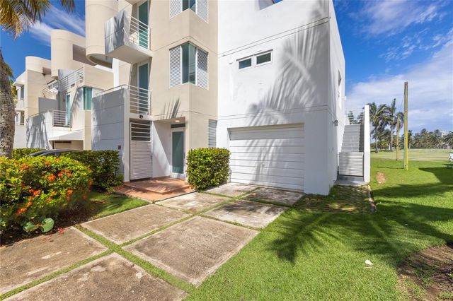 87 VILLAS DE GOLF ESTE, Dorado, PR 00646