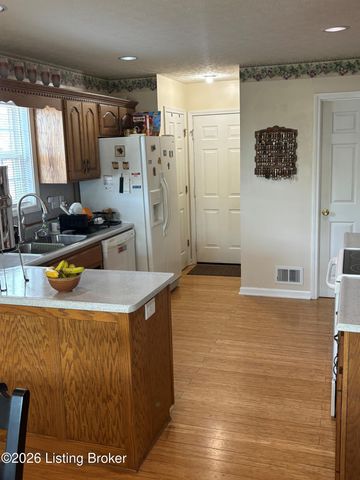 389 Spring House Ln, Louisville, KY 40229
