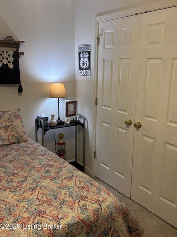 389 Spring House Ln, Louisville, KY 40229