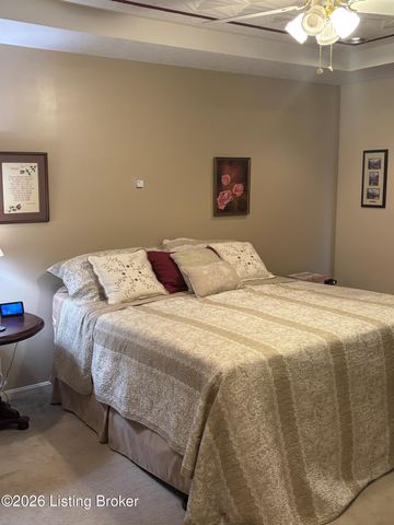 389 Spring House Ln, Louisville, KY 40229