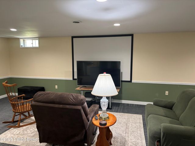 389 Spring House Ln, Louisville, KY 40229