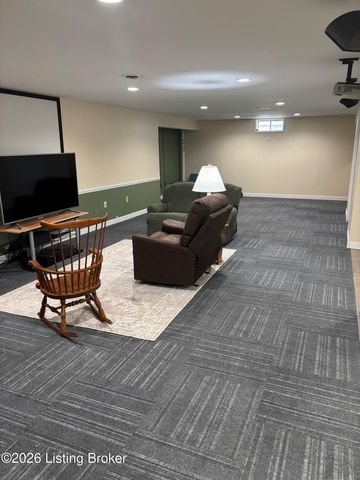 389 Spring House Ln, Louisville, KY 40229
