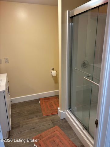 389 Spring House Ln, Louisville, KY 40229