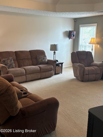 389 Spring House Ln, Louisville, KY 40229