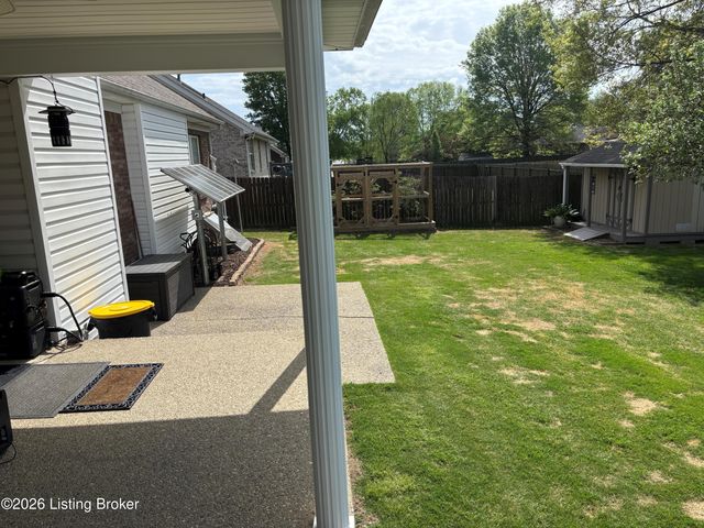 389 Spring House Ln, Louisville, KY 40229