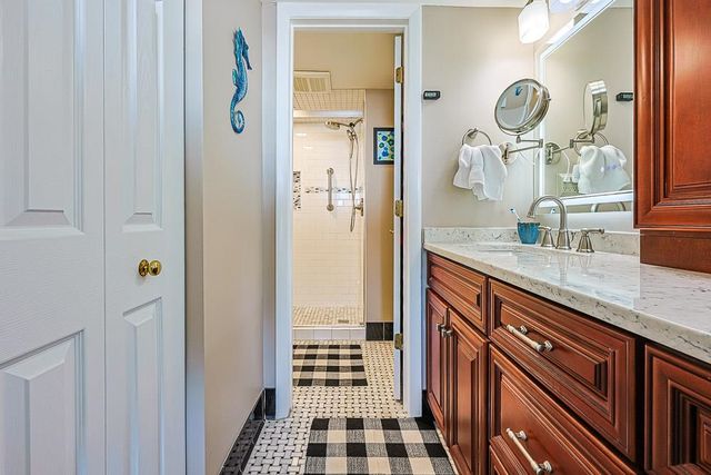 311 69th Ave N Apt 901, Myrtle Beach, SC 29572