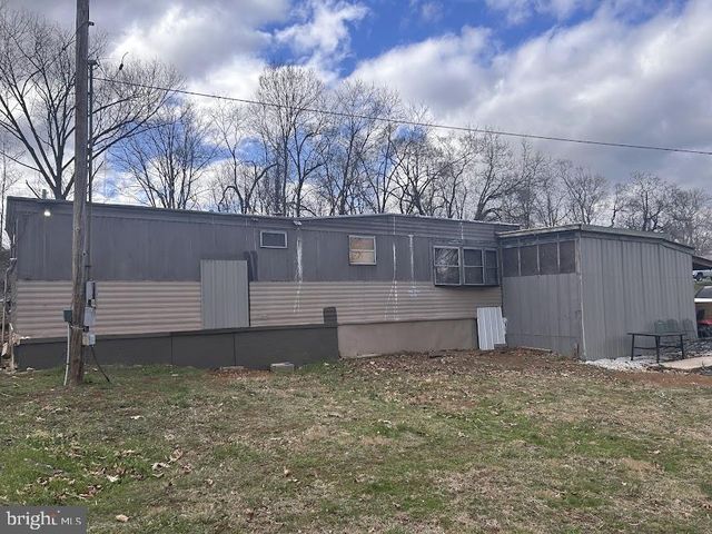 370, 382 KERNS ST, Inwood, WV 25428