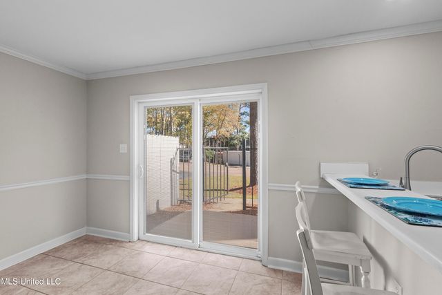 550 Post Road, 205, Ridgeland, MS 39157