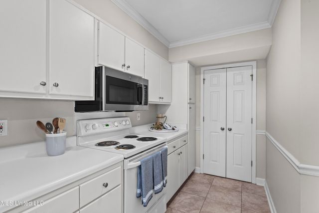 550 Post Road, 205, Ridgeland, MS 39157