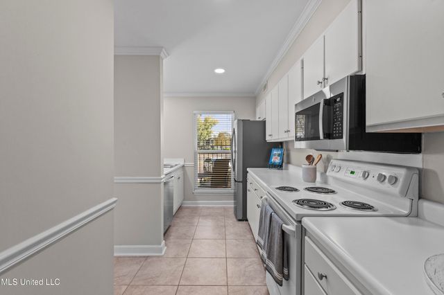 550 Post Road, 205, Ridgeland, MS 39157