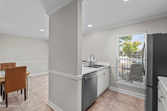 550 Post Road, 205, Ridgeland, MS 39157