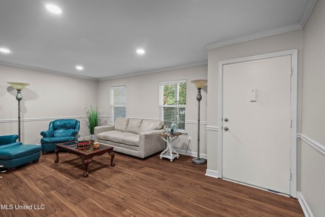 550 Post Road, 205, Ridgeland, MS 39157