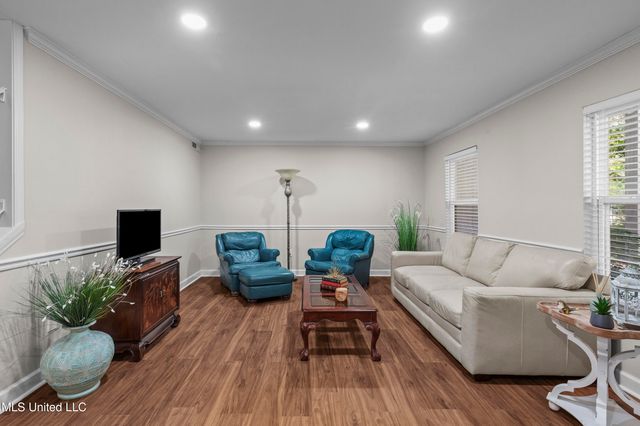 550 Post Road, 205, Ridgeland, MS 39157