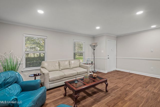 550 Post Road, 205, Ridgeland, MS 39157