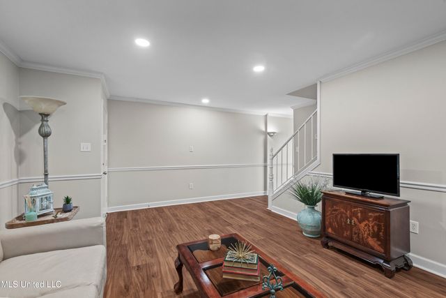 550 Post Road, 205, Ridgeland, MS 39157