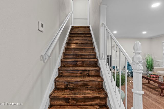 550 Post Road, 205, Ridgeland, MS 39157