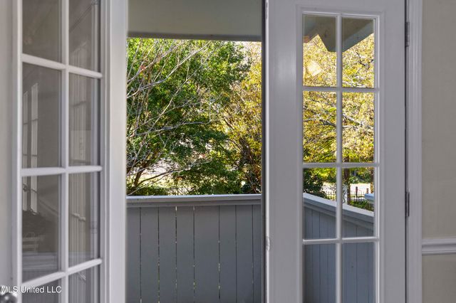 550 Post Road, 205, Ridgeland, MS 39157