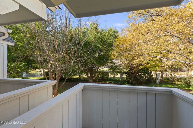 550 Post Road, 205, Ridgeland, MS 39157