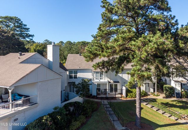 550 Post Road, 205, Ridgeland, MS 39157