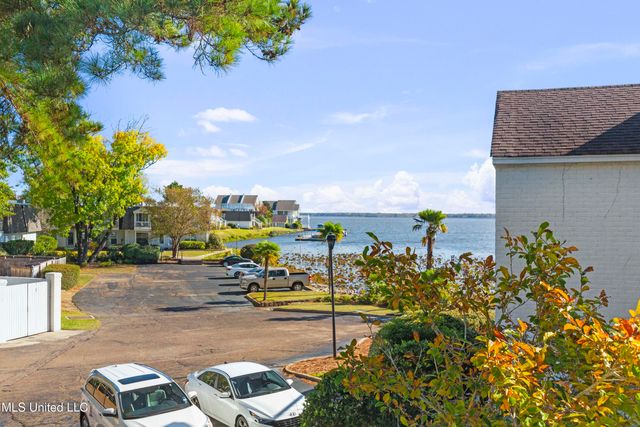 550 Post Road, 205, Ridgeland, MS 39157