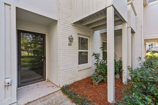 550 Post Road, 205, Ridgeland, MS 39157