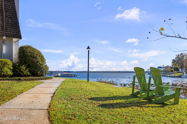 550 Post Road, 205, Ridgeland, MS 39157