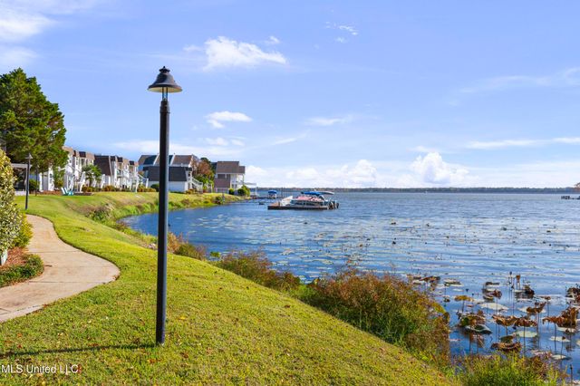 550 Post Road, 205, Ridgeland, MS 39157