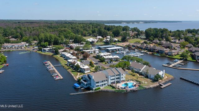 550 Post Road, 205, Ridgeland, MS 39157