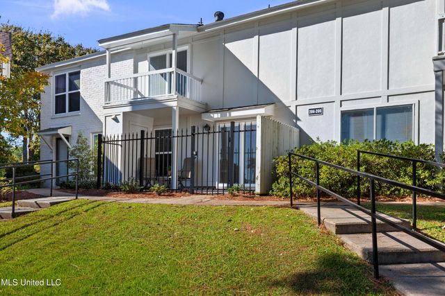 550 Post Road, 205, Ridgeland, MS 39157