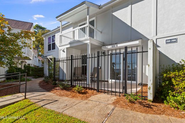 550 Post Road, 205, Ridgeland, MS 39157