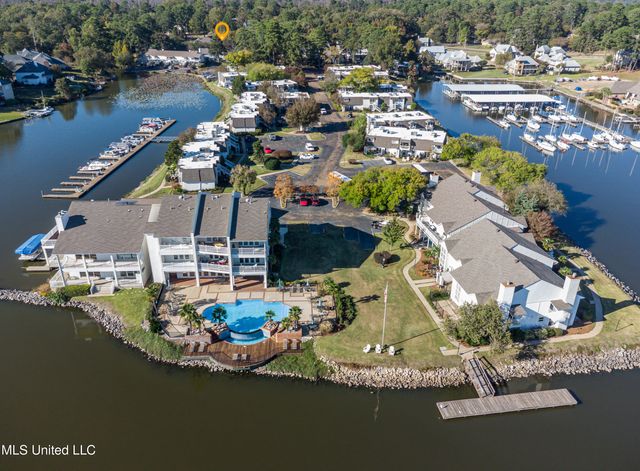 550 Post Road, 205, Ridgeland, MS 39157