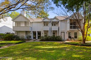 550 Post Road, 205, Ridgeland, MS 39157