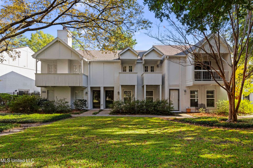 550 Post Road, 205, Ridgeland, MS 39157