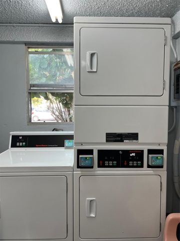 117 Royal Park Drive 2A, Oakland Park, FL 33309