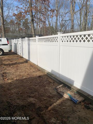 117 Driftway Road, Howell, NJ 07731