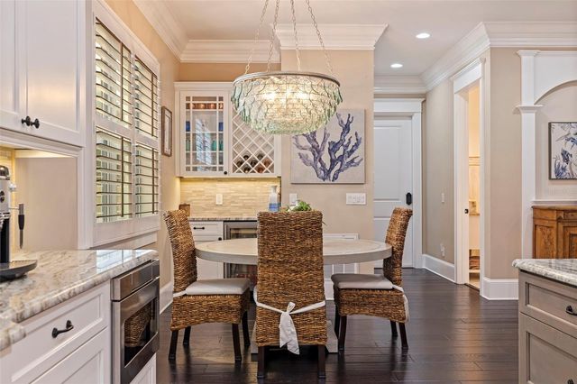 310 8TH AVENUE N, St Petersburg, FL 33701