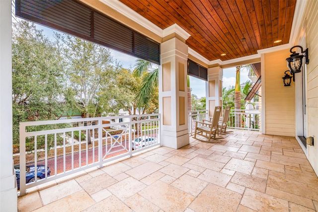 310 8TH AVENUE N, St Petersburg, FL 33701