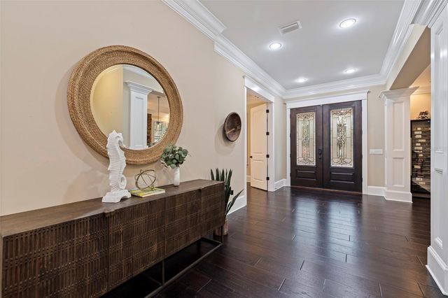 310 8TH AVENUE N, St Petersburg, FL 33701