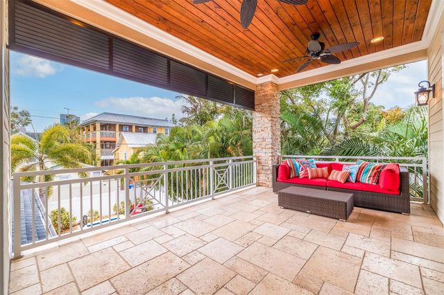 310 8TH AVENUE N, St Petersburg, FL 33701