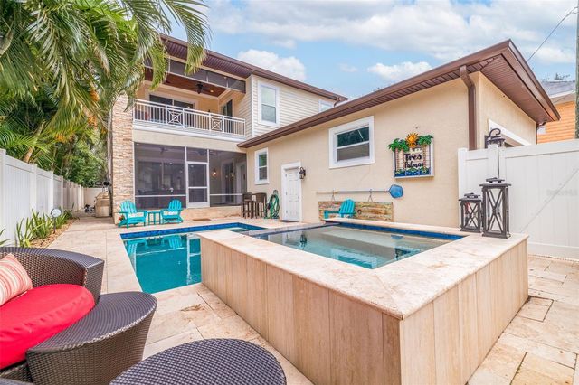 310 8TH AVENUE N, St Petersburg, FL 33701