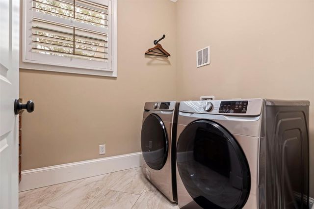 310 8TH AVENUE N, St Petersburg, FL 33701