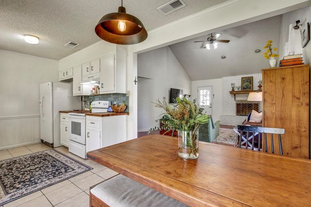 50109 Flintrock DR, Georgetown, TX 78626