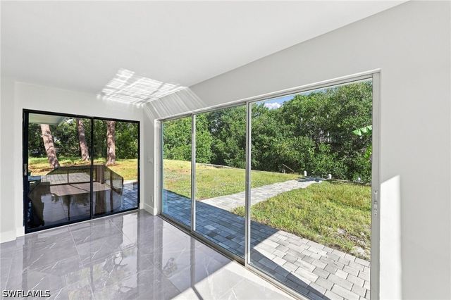 47 River CT, Naples, FL 34110
