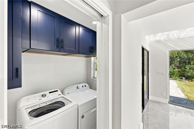 47 River CT, Naples, FL 34110