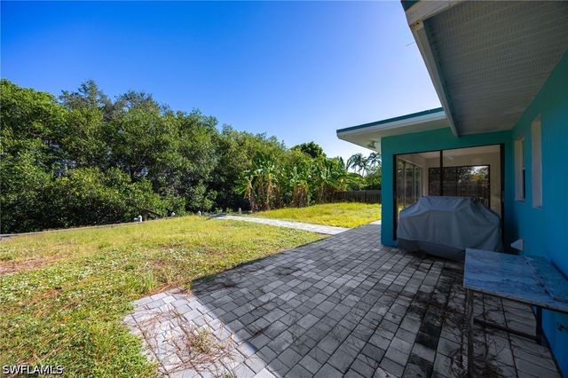 47 River CT, Naples, FL 34110