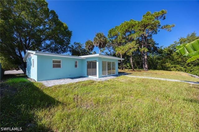 47 River CT, Naples, FL 34110