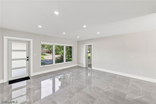 47 River CT, Naples, FL 34110