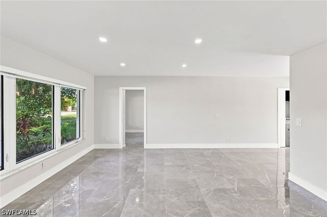 47 River CT, Naples, FL 34110