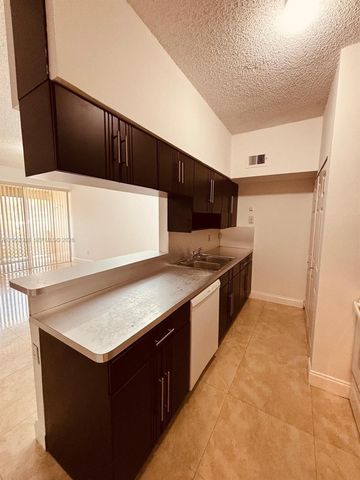 18342 NW 68th Ave D, Hialeah, FL 33015